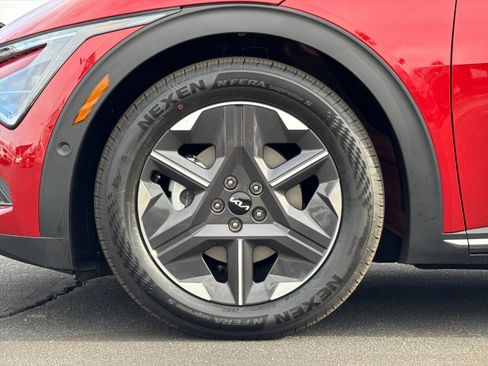 New 2025 Kia EV6 Light w/ Light LR Technology Package image 32