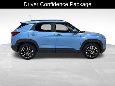 Certified 2025 Chevrolet TrailBlazer LT w/ Convenience Package FWD image 7