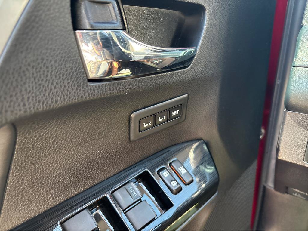 Used 2018 Toyota RAV4 Limited AWD/4WD image 20