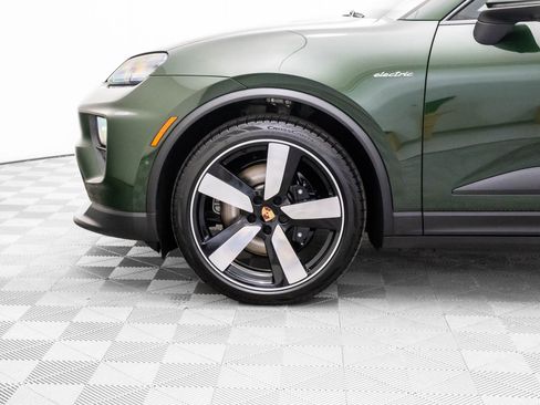 New 2025 Porsche Macan 4S Electric image 35