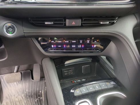 Used 2023 Buick Envision Avenir AWD/4WD image 14