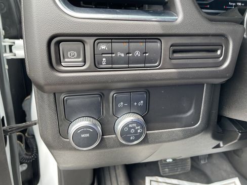 Used 2023 GMC Yukon SLT RWD image 22