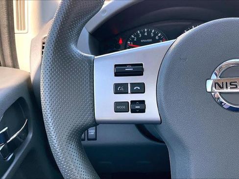 Certified 2021 Nissan Frontier SV w/ Midnight Edition Floor Mats image 23