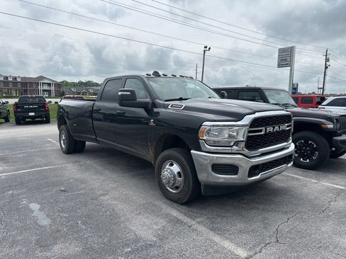 Used 2024 RAM 3500 Tradesman w/ Chrome Appearance Group AWD/4WD image 2