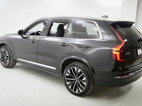 New 2026 Volvo XC90 B6 Plus w/ Protection Package Premier image 7