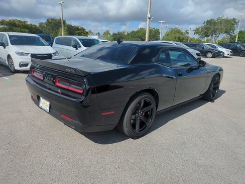 Used 2022 Dodge Challenger SRT Hellcat w/ Plus Package RWD image 4