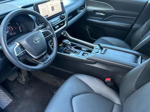 Certified 2025 Toyota Grand Highlander FWD image 11