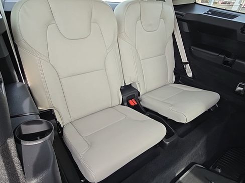Used 2025 Volvo XC90 B6 Ultra w/ Protection Package Premier image 39