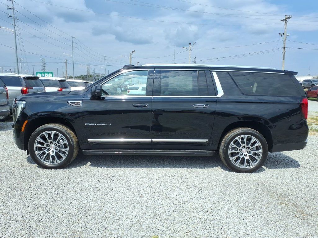 New 2026 GMC Yukon XL Denali w/ Advanced Technology Package AWD/4WD image 4