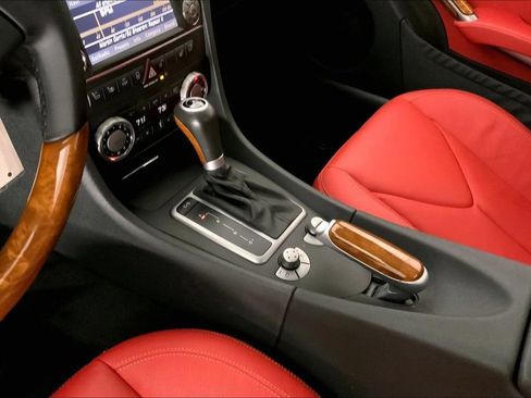 Used 2010 Mercedes-Benz SLK 350 image 19