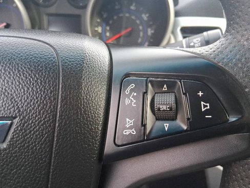 Used 2016 Chevrolet Cruze LT w/ Technology Package image 27