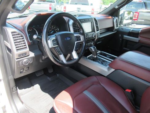Used 2018 Ford F150 Platinum w/ Equipment Group 701A Luxury AWD/4WD image 18