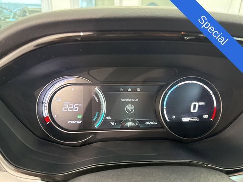 Used 2020 Kia Niro EX w/ Cold Weather Package FWD image 25