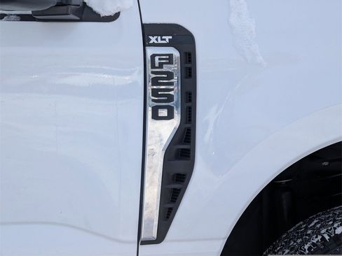 Used 2024 Ford F250 XLT image 11