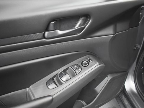 Used 2024 Nissan Altima 2.5 S image 26