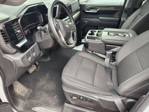 Used 2024 Chevrolet Silverado 1500 LT image 8