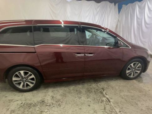 Used 2016 Honda Odyssey Touring Elite image 9