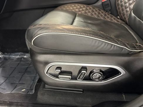 Used 2025 Jeep Grand Cherokee L Summit AWD/4WD image 17