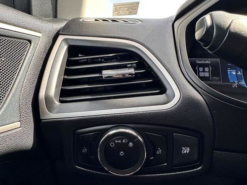 Used 2024 Ford Edge SEL image 14