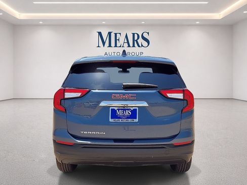 Used 2024 GMC Terrain SLE FWD image 4