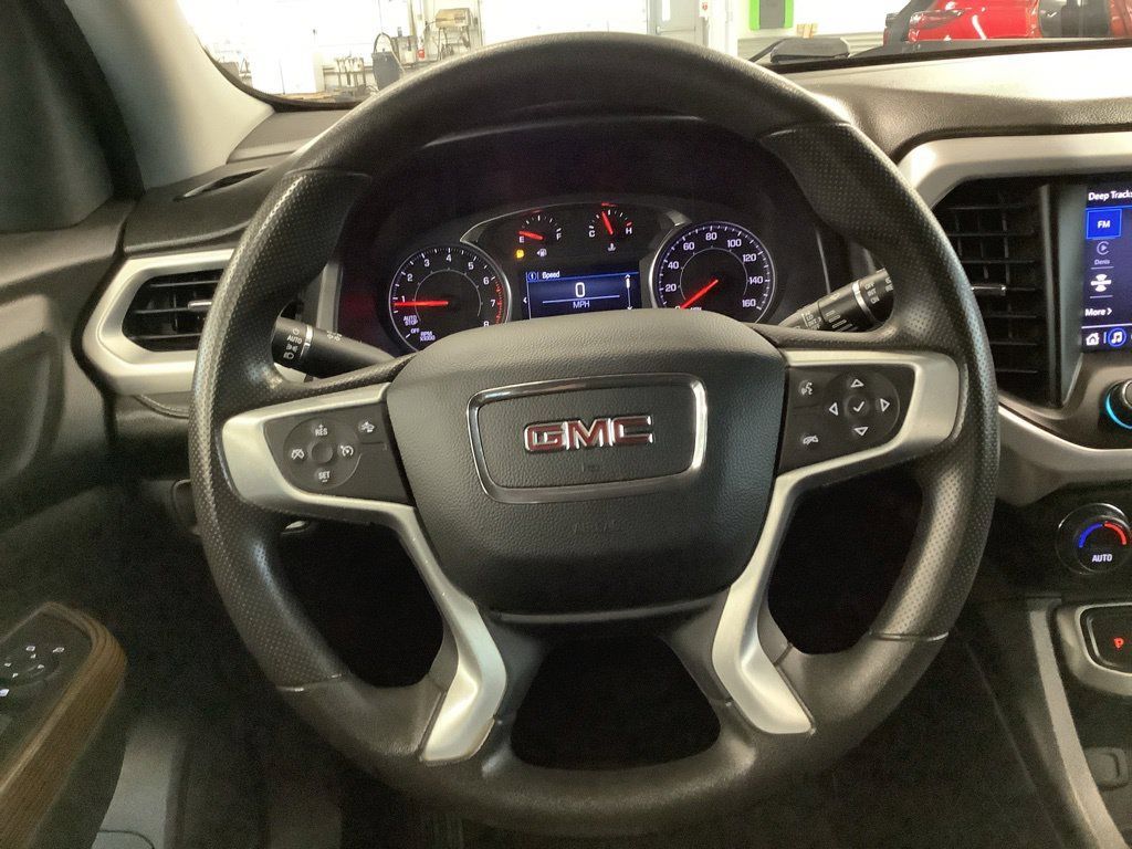 Used 2023 GMC Acadia SLE w/ Driver Convenience Package FWD image 7