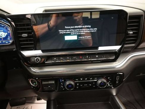 Used 2025 Chevrolet Silverado 1500 High Country AWD/4WD image 10