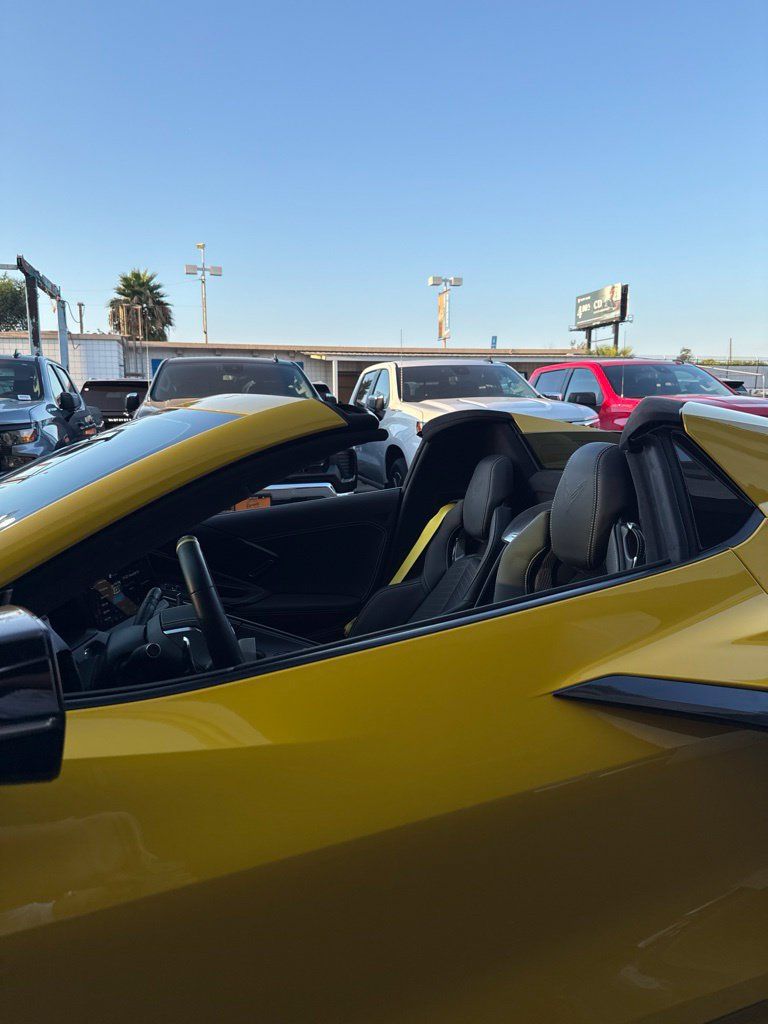 Used 2026 Chevrolet Corvette Stingray Premium Conv w/ Z51 Performance Package RWD image 23