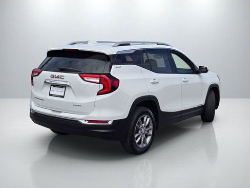 Used 2024 GMC Terrain SLT AWD/4WD image 4