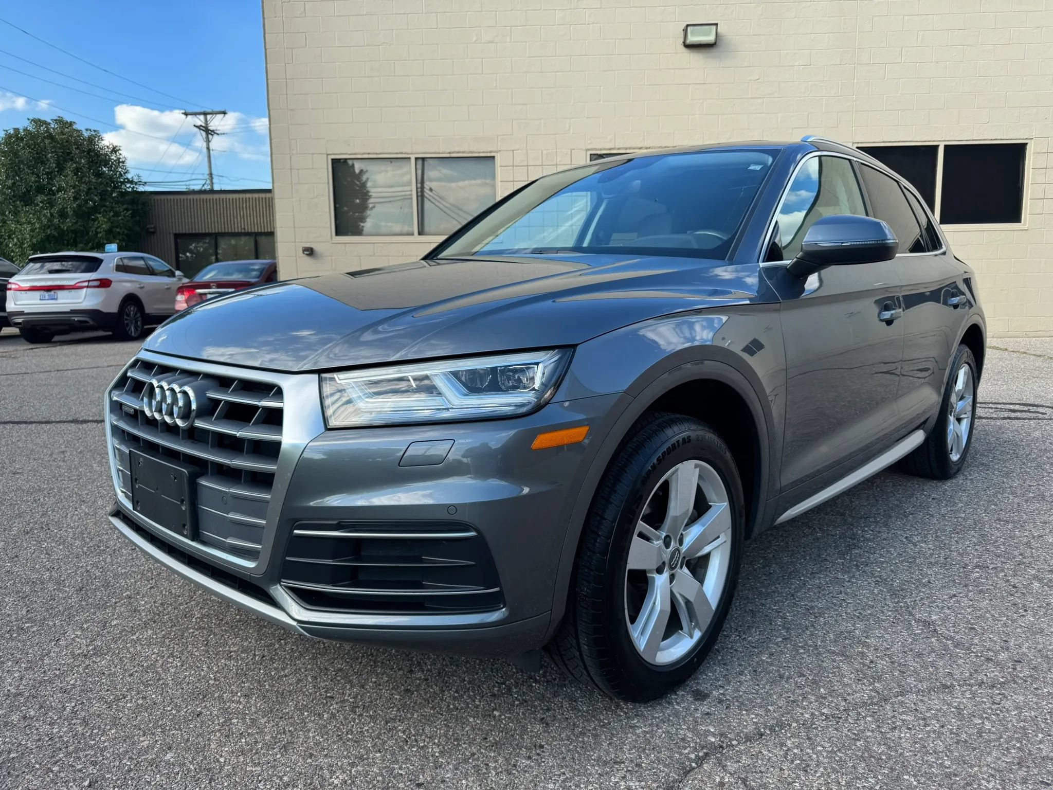 Used 2019 Audi Q5 2.0T Premium Plus w/ Premium Plus Package AWD/4WD image 3
