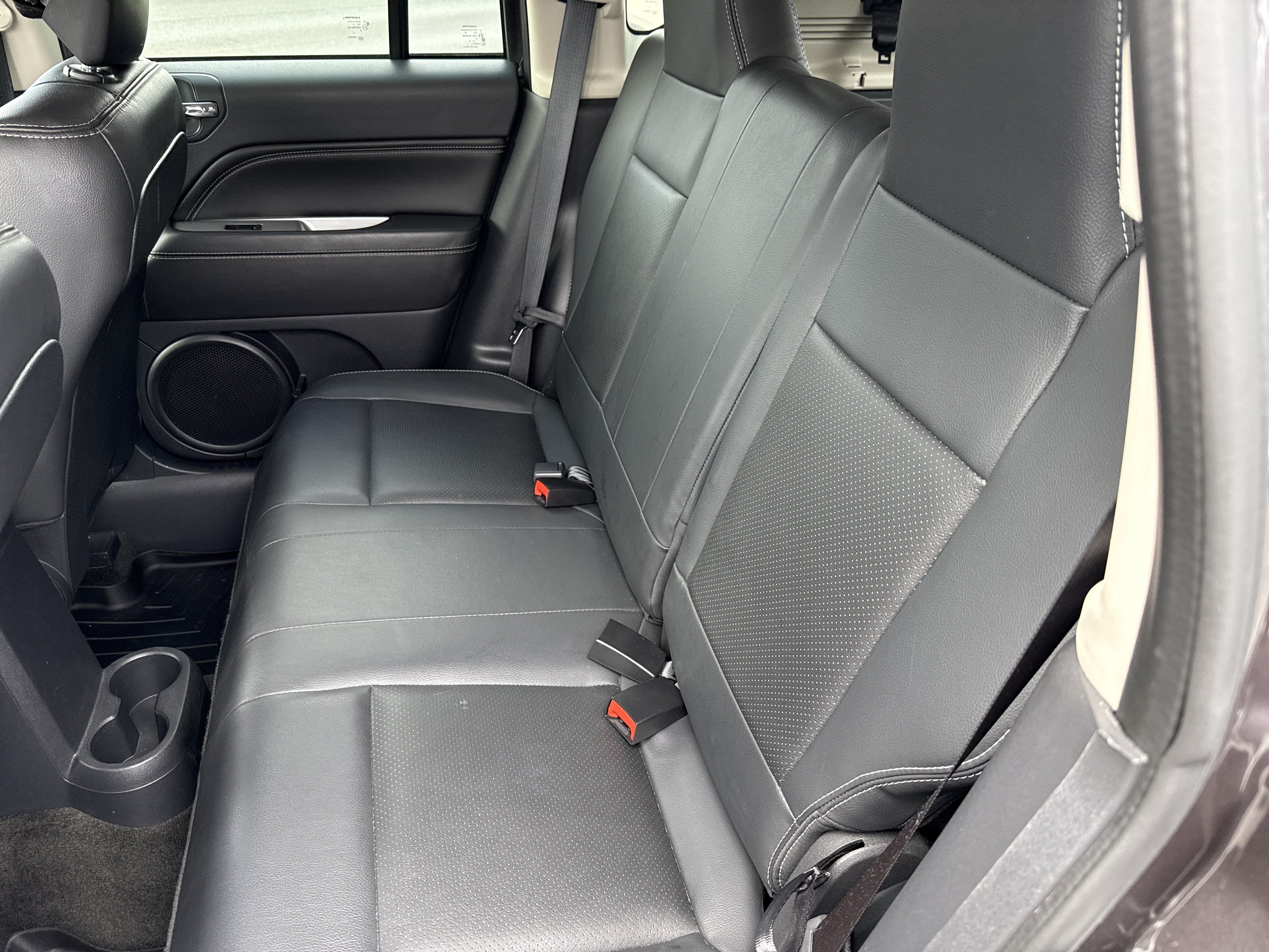 Used 2015 Jeep Compass High Altitude AWD/4WD image 13