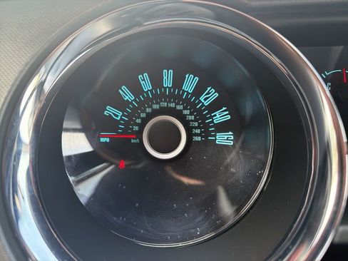 Used 2013 Ford Mustang GT image 22