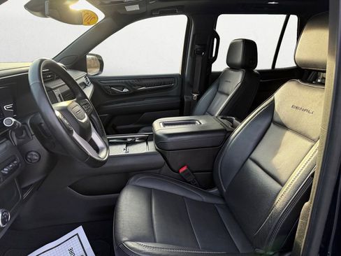 Used 2023 GMC Yukon Denali image 9