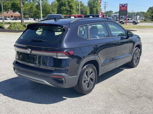 Used 2025 Volkswagen Taos S image 6
