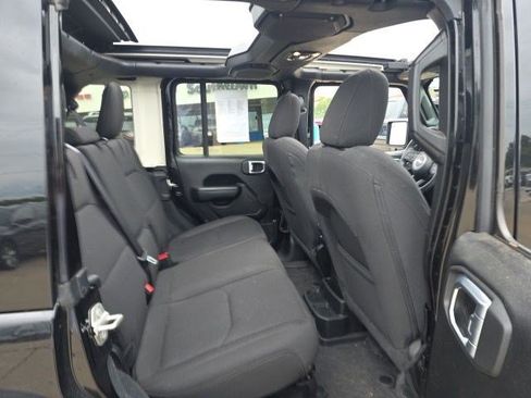 Used 2023 Jeep Wrangler Unlimited w/ Sun & Screen Package AWD/4WD image 13
