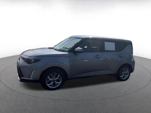 Used 2025 Kia Soul LX w/ LX Technology Package FWD image 7