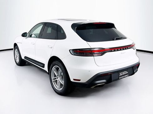 Certified 2026 Porsche Macan AWD/4WD image 3