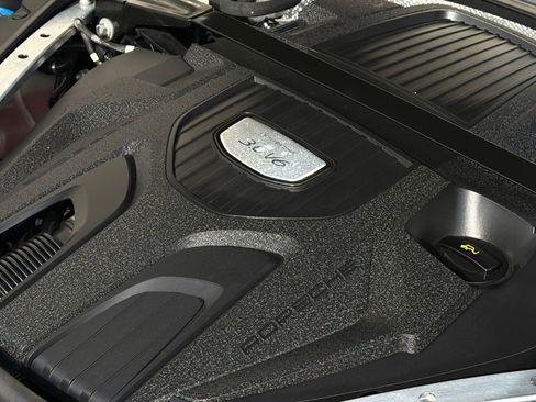 Used 2018 Porsche Panamera 4 w/ Premium Package Plus image 42