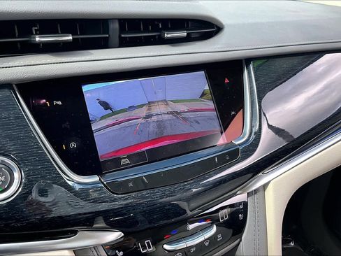 Used 2024 Cadillac XT6 Premium Luxury image 26