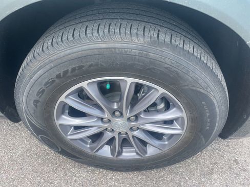 Used 2022 Buick Enclave Essence FWD image 9