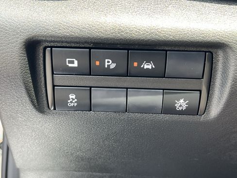 Used 2025 Nissan Versa S FWD image 35