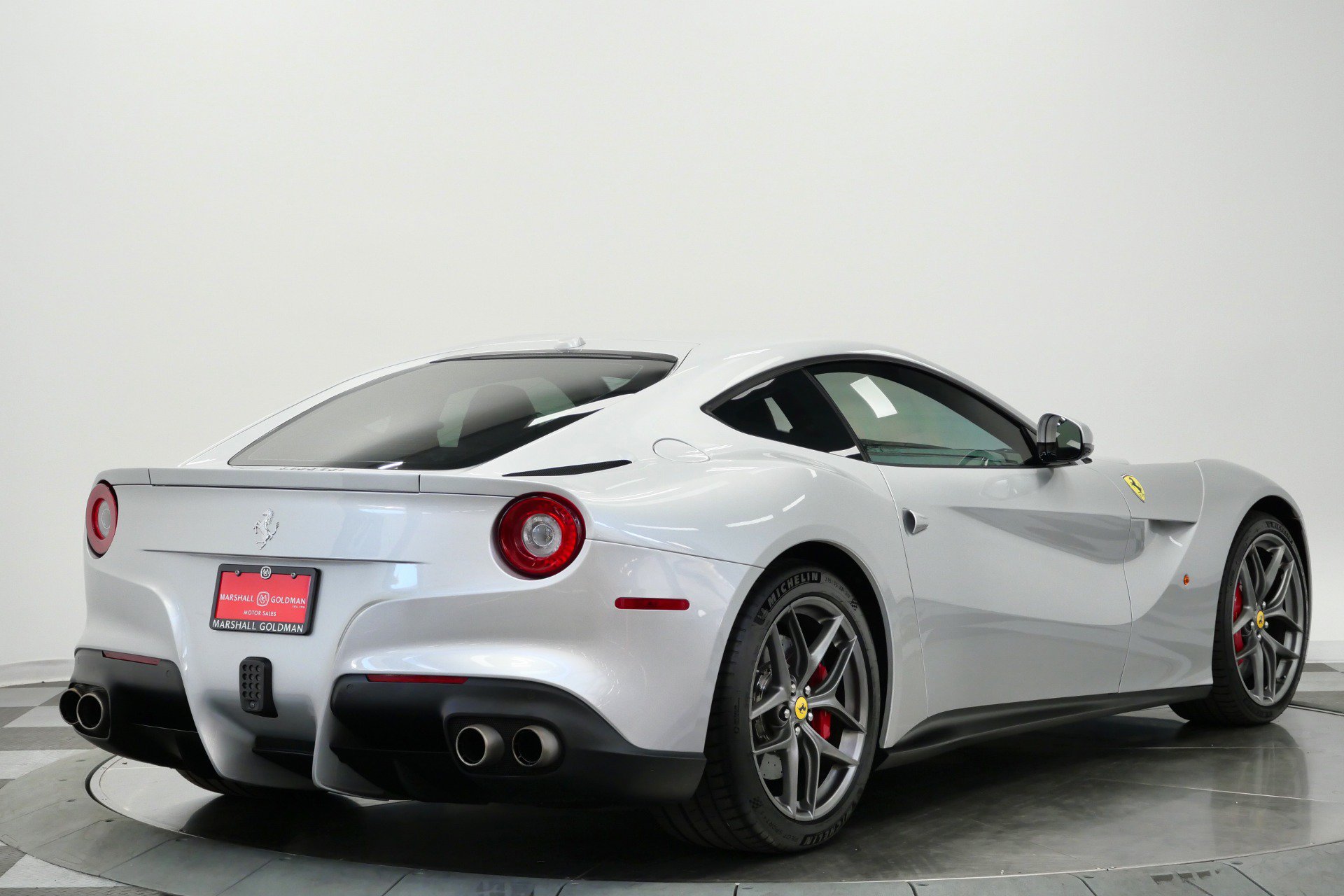 Used 2015 Ferrari F12 Berlinetta RWD image 9