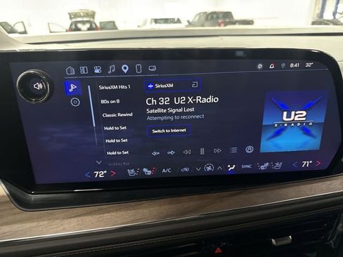 Used 2025 Chevrolet Suburban High Country image 8