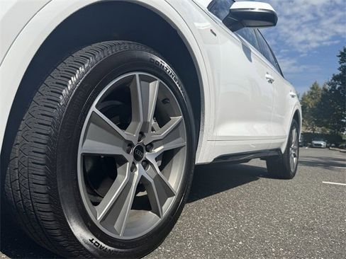 Certified 2025 Audi Q5 2.0T Premium w/ Convenience Plus Package image 11