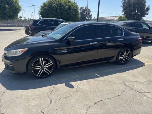 Used 2016 Honda Accord Sport image 2