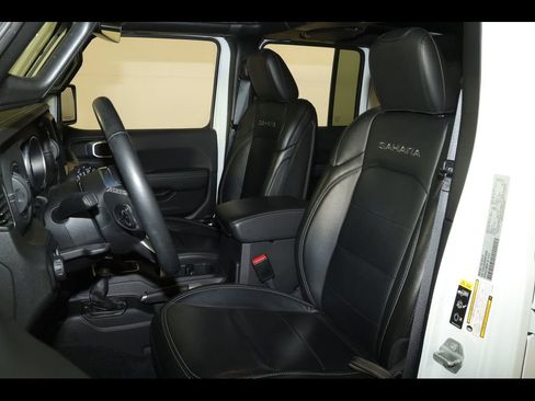 Used 2022 Jeep Wrangler Unlimited Sahara w/ Cold Weather Group AWD/4WD image 22