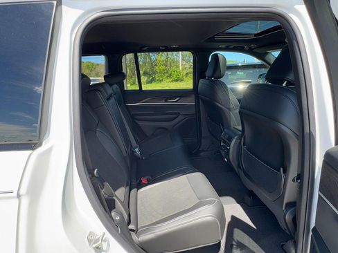 New 2026 Jeep Grand Cherokee Altitude AWD/4WD image 6