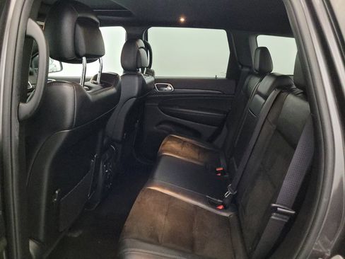 Used 2019 Jeep Grand Cherokee Altitude AWD/4WD image 18