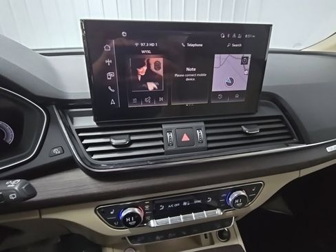 Used 2023 Audi Q5 2.0T Prestige image 25