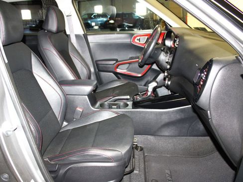 Used 2023 Kia Soul GT-Line image 30