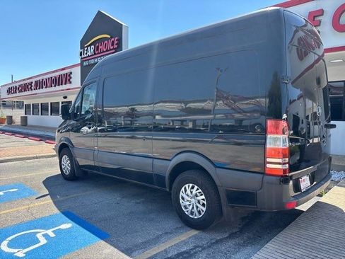 Used 2013 Mercedes-Benz Sprinter 2500 image 4